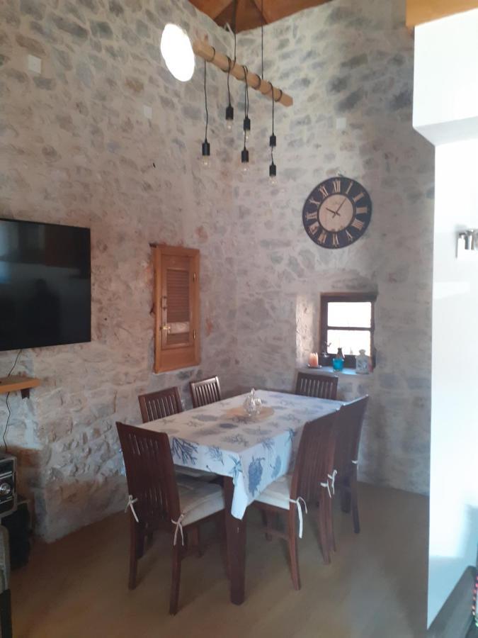 Tsitalia Cottage House Leonídion Buitenkant foto