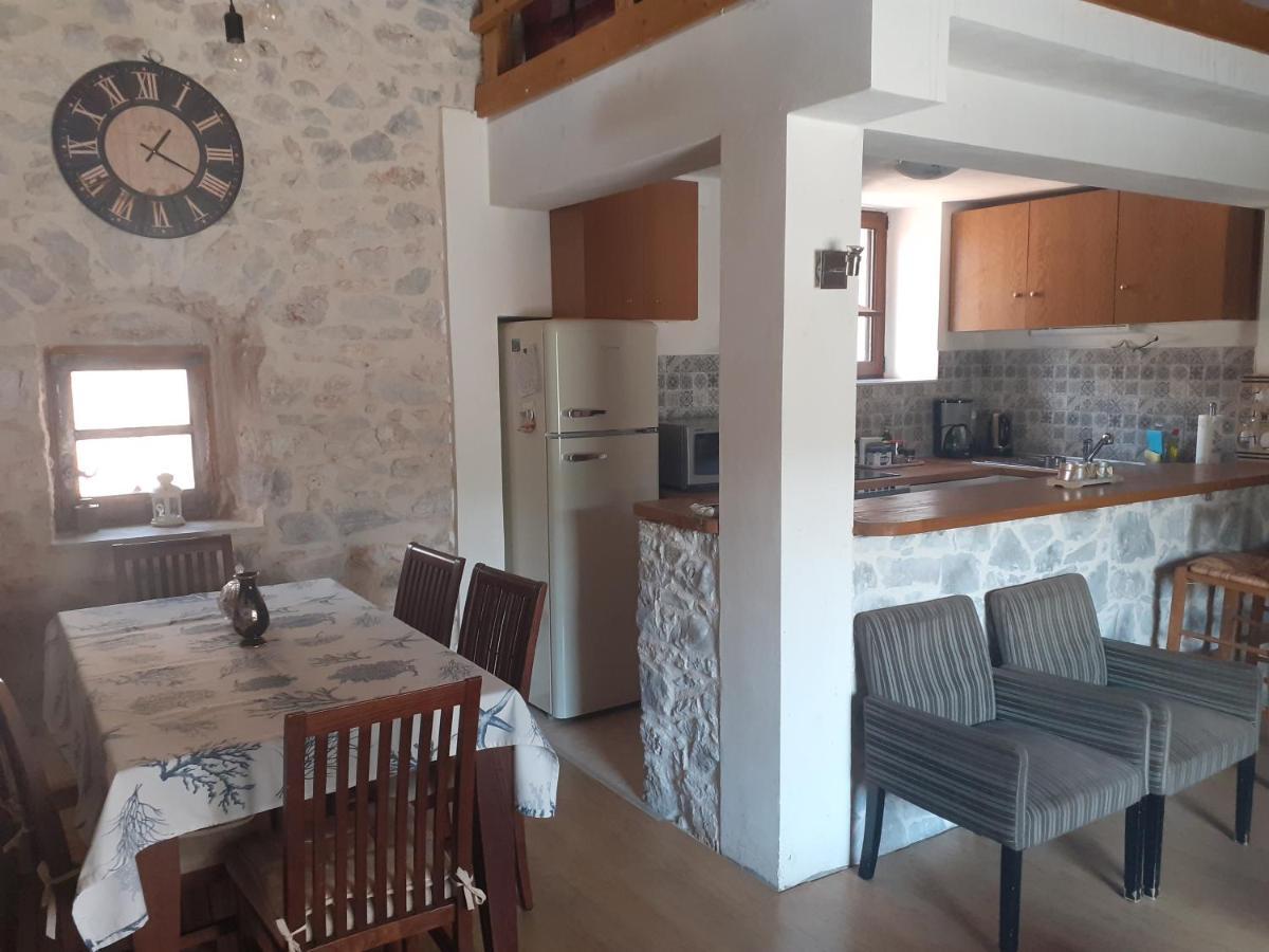 Tsitalia Cottage House Leonídion Buitenkant foto